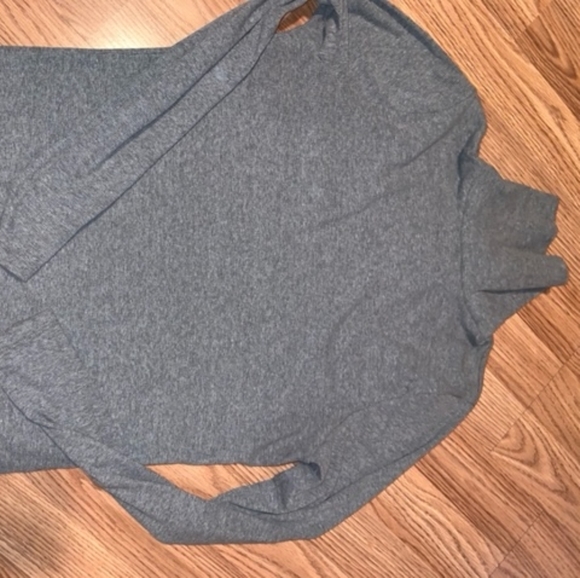 Hollister Tops - Hollister turtleneck